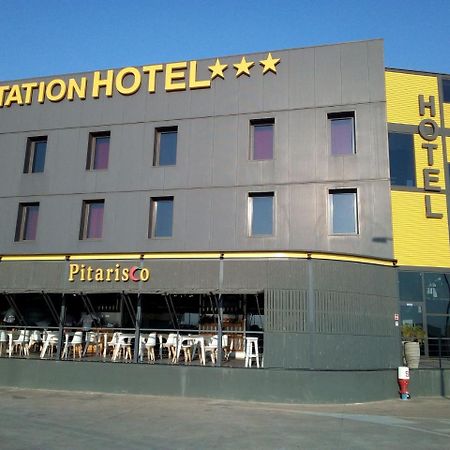 Station Hotel Viana Екстериор снимка